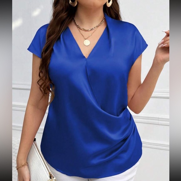 Elegant Green Women's Top - Picture 4 of 16